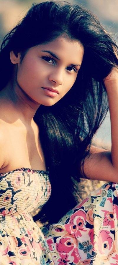 Deepa è una delle nostre modelle, scopri di più dal profilo