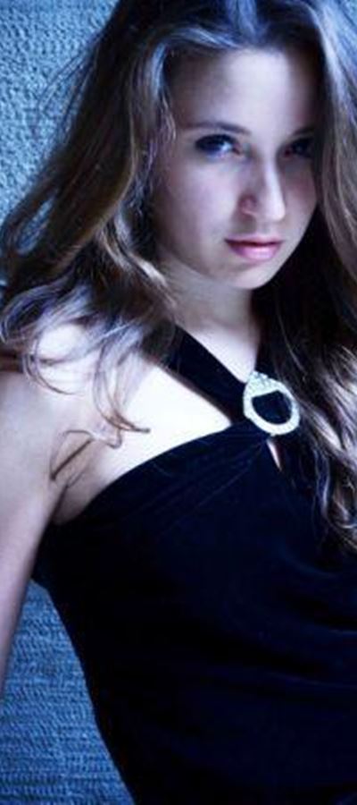 Elena è una delle nostre modelle, scopri di più dal profilo